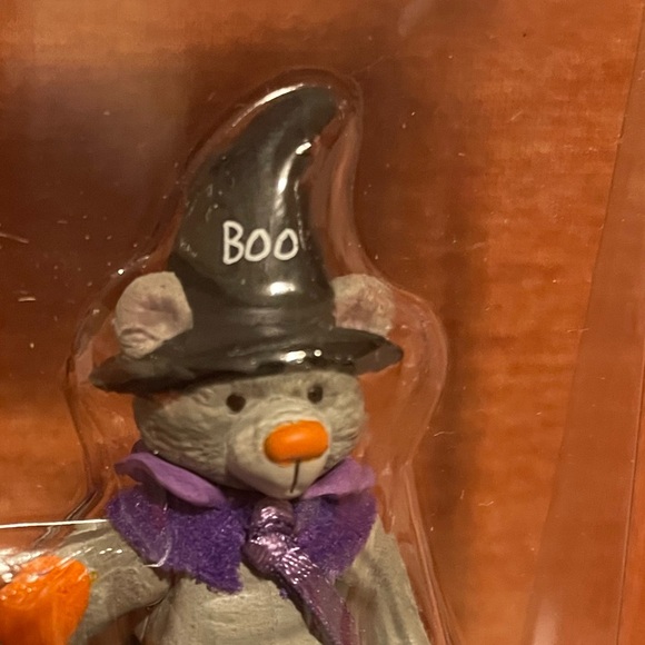 Hallmark Itty Bitty Halloween Bear Merry Ministure - Picture 7 of 7